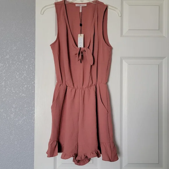 NWT! BCBG Rose Colored Romper -XS - Picture 5 of 8
